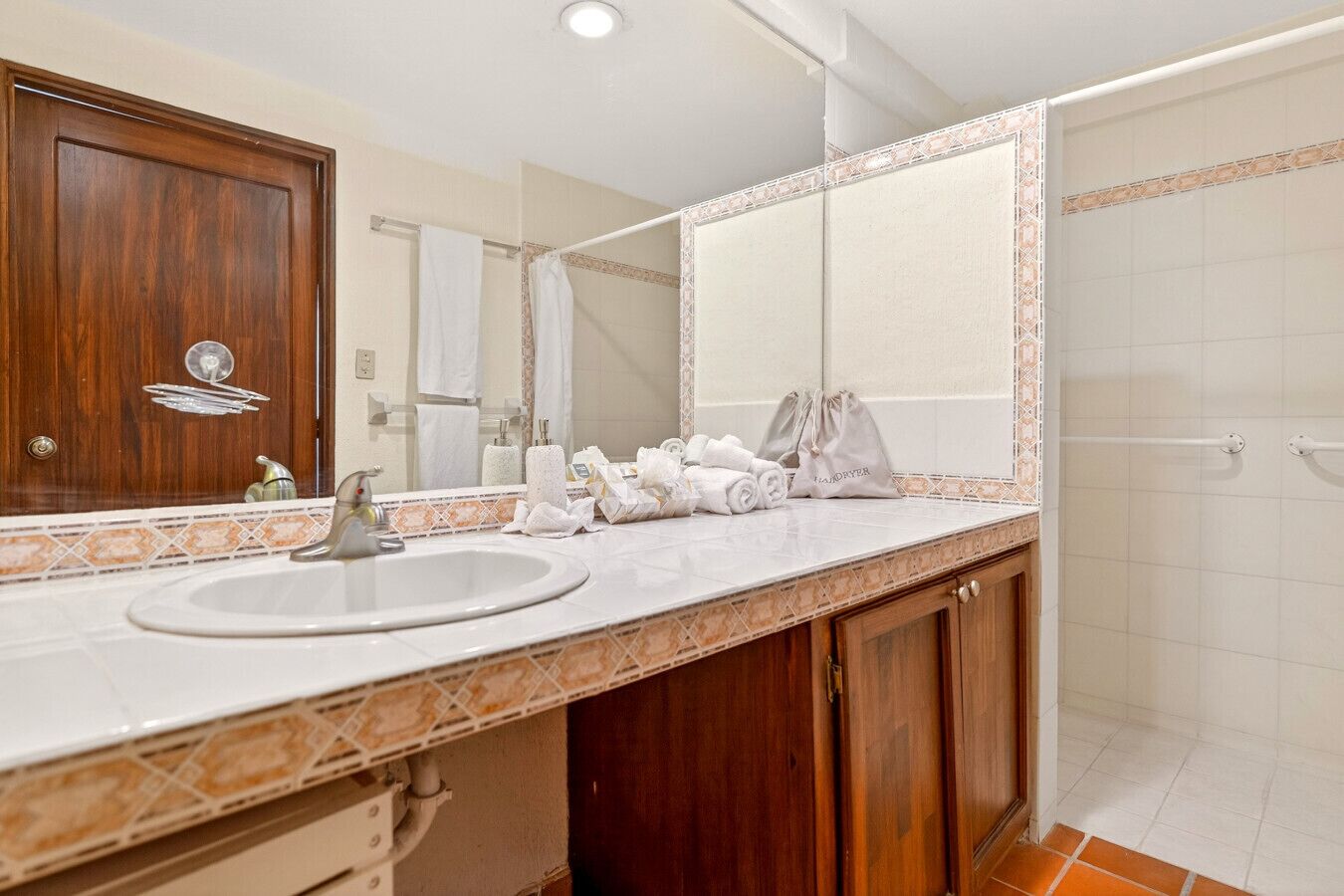 Hair dryer, towels