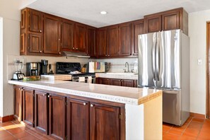 Fridge, microwave, stovetop, coffee/tea maker - Marina Sol Casa Mayo Playa 2BR in Cabo San Lucas (Cabo San Lucas)