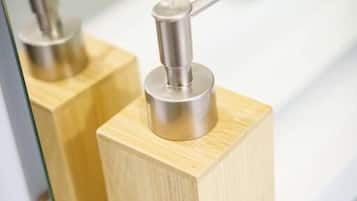 Studio | Bathroom amenities