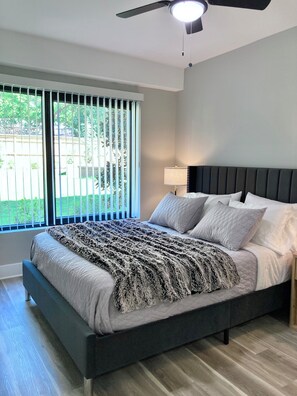 Room - Modern 1BR near Emory, Mercer & major health campus (Tucker)