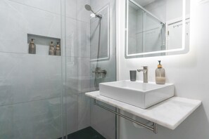 House - Bays Secrets Apartment by Atlantic Holiday (Machico)