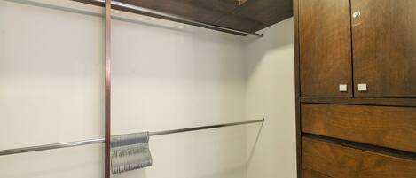 Comfort Suite, Balcony, City View | Wardrobe