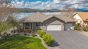 Exterior - Lakeside Leisure, Hot Tub, Golf Course, Sleeps 10, Lakefront, Near Crater Lake (Klamath Falls)