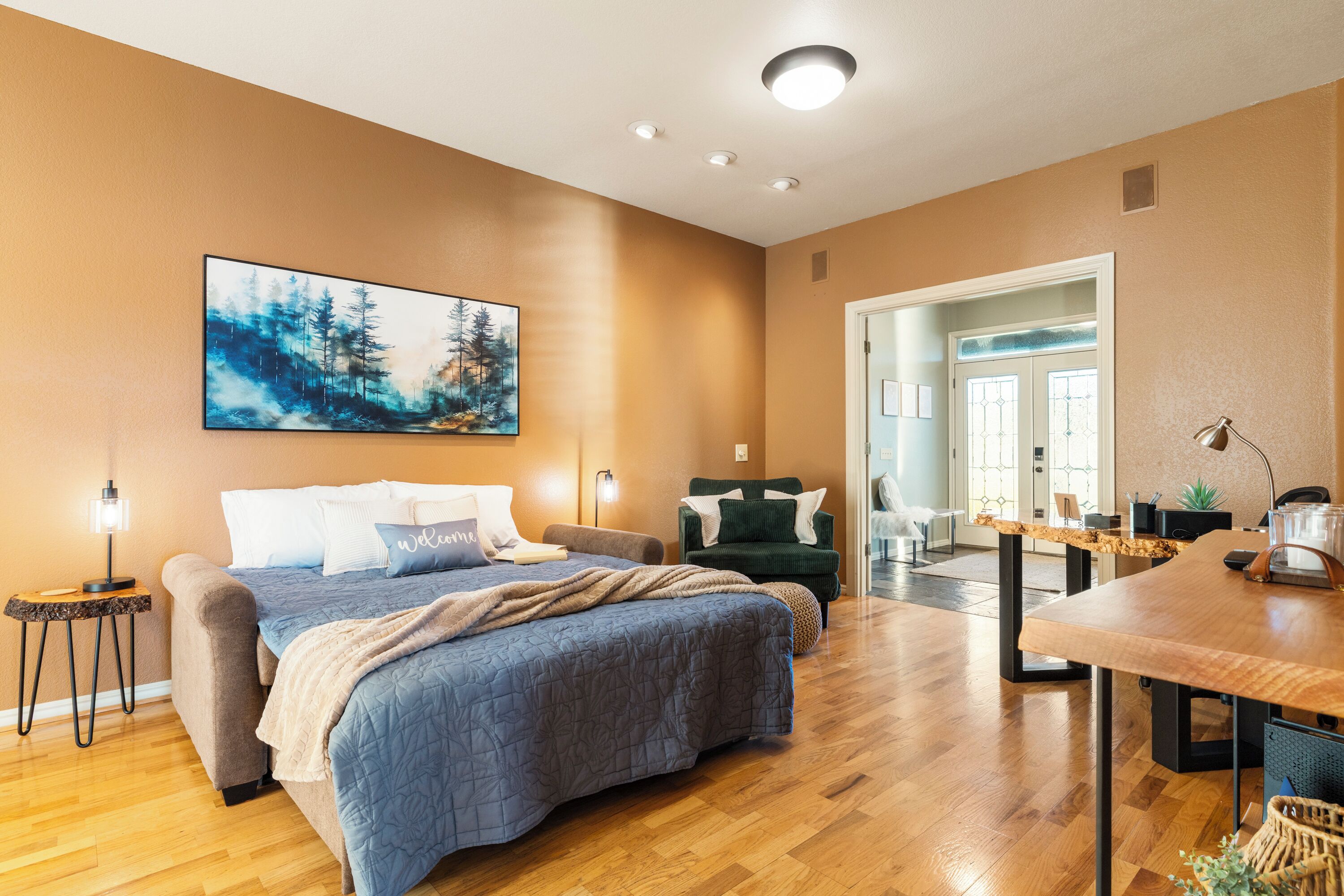 3 bedrooms, iron/ironing board, WiFi, bed sheets