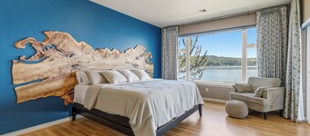 Lakeside Leisure, Hot Tub, Golf Course, Sleeps 10, Lakefront, Near Crater Lake