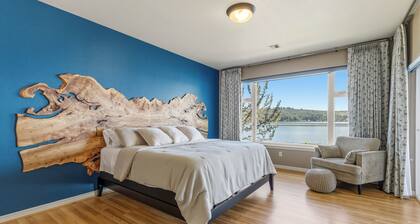 Lakeside Leisure, Hot Tub, Golf Course, Sleeps 10, Lakefront, Near Crater Lake