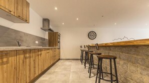 Frigorifero, microonde, forno, lavastoviglie