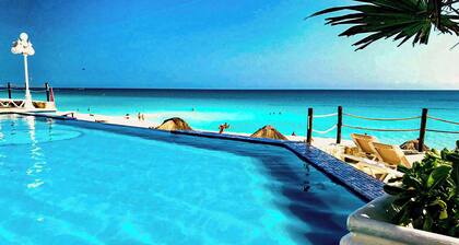 OCEAN FRONT APARTMENT CANCUN