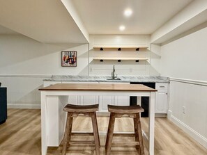 Dining - New 3 bdrm/3b near Jackknife Beach/Wequassett/Gameroom (Chatham)