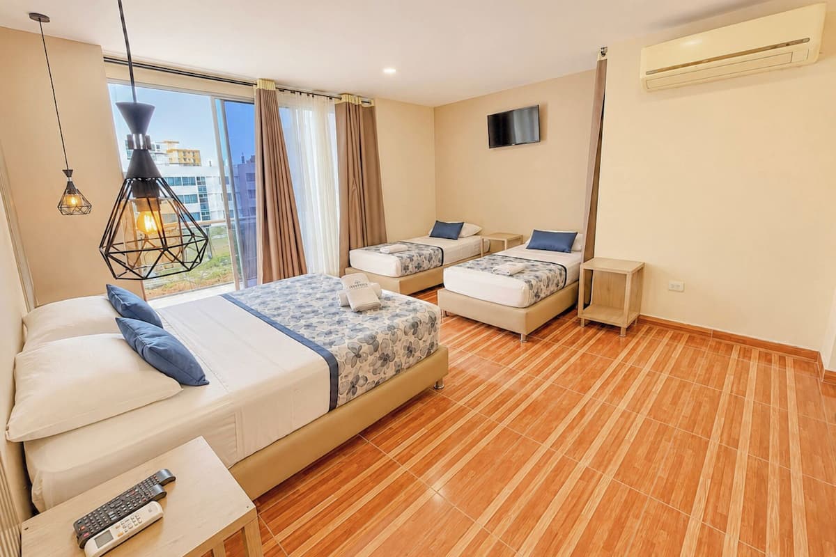 Family Room | Free WiFi, bed sheets