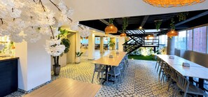Food-Court