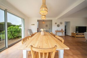 Dining - Villa moderne en impasse, le bonheur en famille (Larmor-Plage)