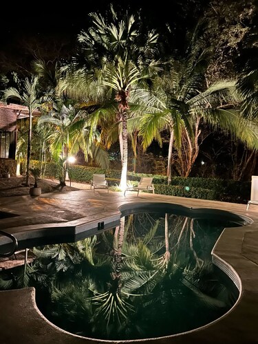 Family Jungle Stay, Minutes to Playa Conchal