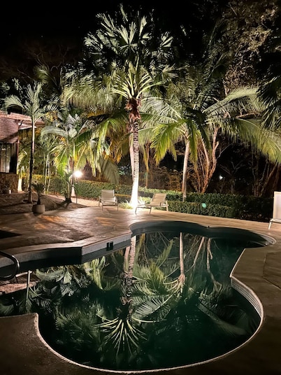 Family Jungle Stay, Minutes to Playa Conchal