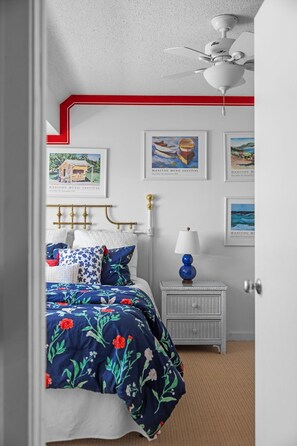 4 habitaciones, tabla de planchar con plancha, wifi y ropa de cama 