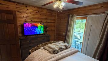 3 bedrooms, iron/ironing board, internet, bed sheets