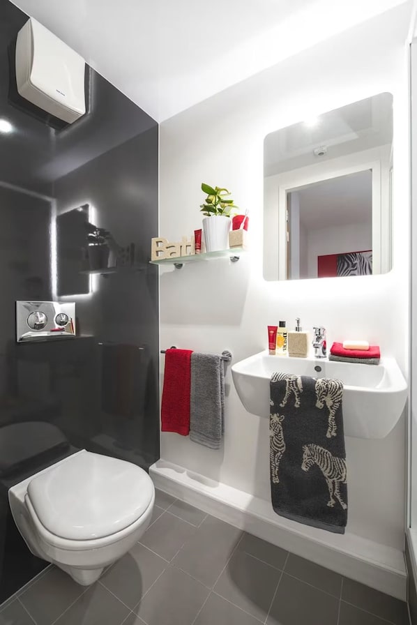 Estudio, no fumadores | Baño
