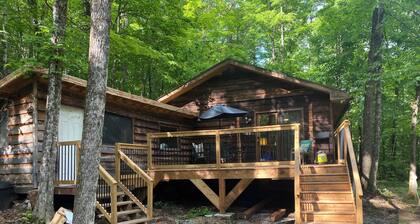Rustic Private Cabin In Trent Lakes