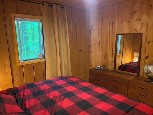 Rustic Private Cabin In Trent Lakes
