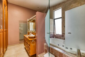 Comfort House, 3 Bedrooms, Patio, Garden View | Bathroom - Casa Azteca (Mexico City)