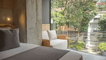 Deluxe Double or Twin Room, Non Smoking | Hypo-allergenic bedding, minibar, in-room safe, blackout drapes