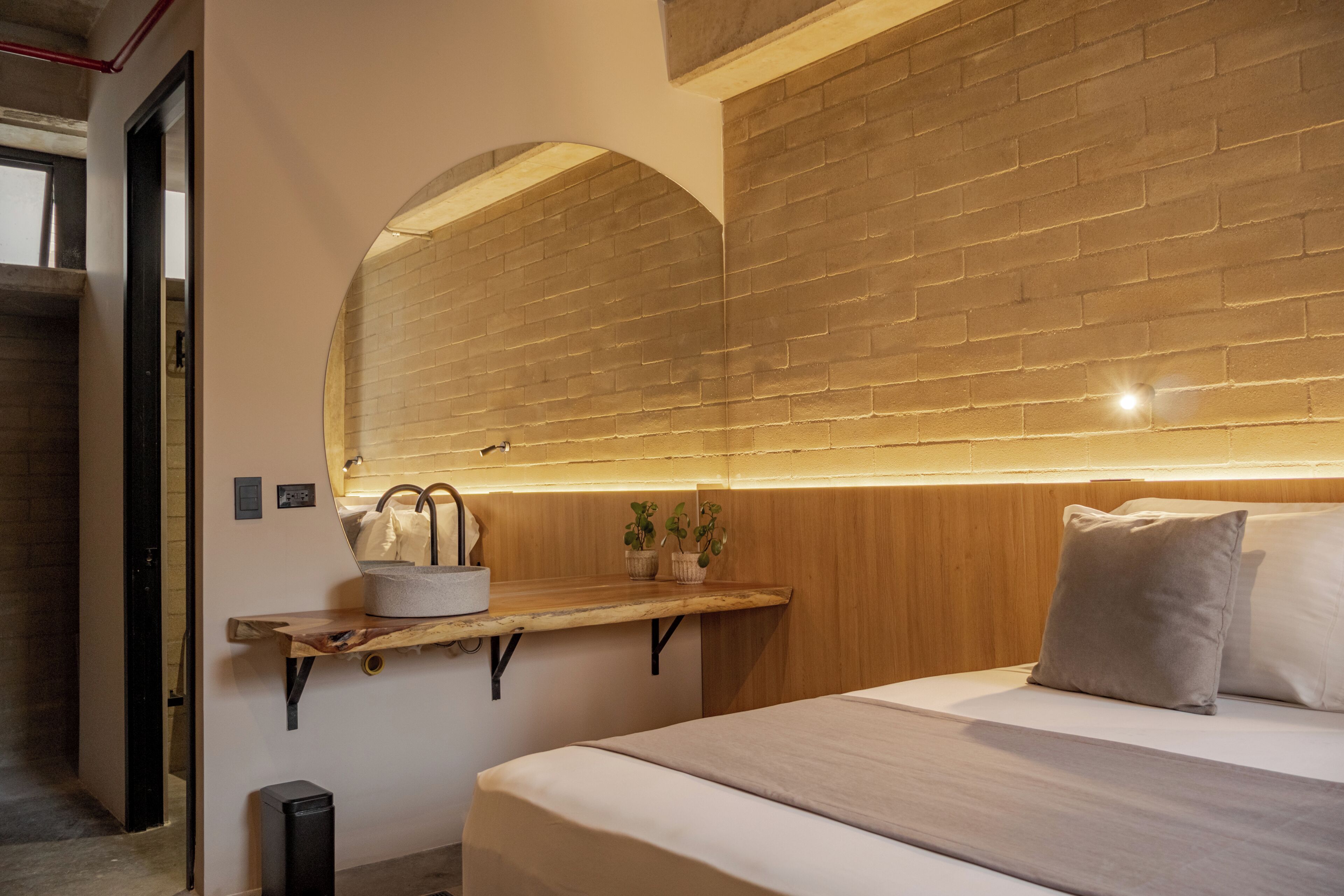 Superior Double or Twin Room, Non Smoking | Bathroom | Shower, hair dryer, towels, soap