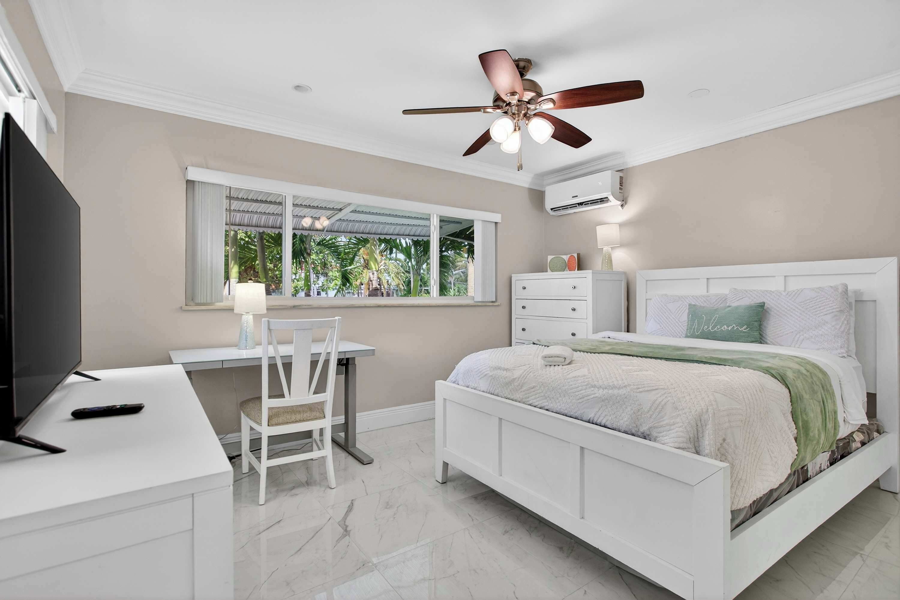 3 bedrooms, desk, iron/ironing board, travel crib