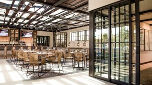Dining - Luxury Four Seasons 2BR Villa – Sleeps 6–8 – Near Legoland (Carlsbad)