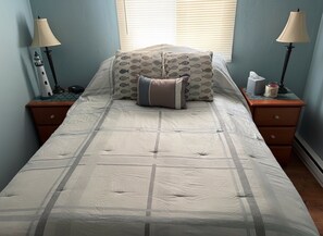 Room - The Lil Cottage By The Lake (Linesville)