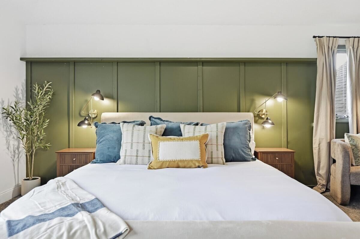 7 habitaciones, tabla de planchar con plancha, wifi y ropa de cama 
