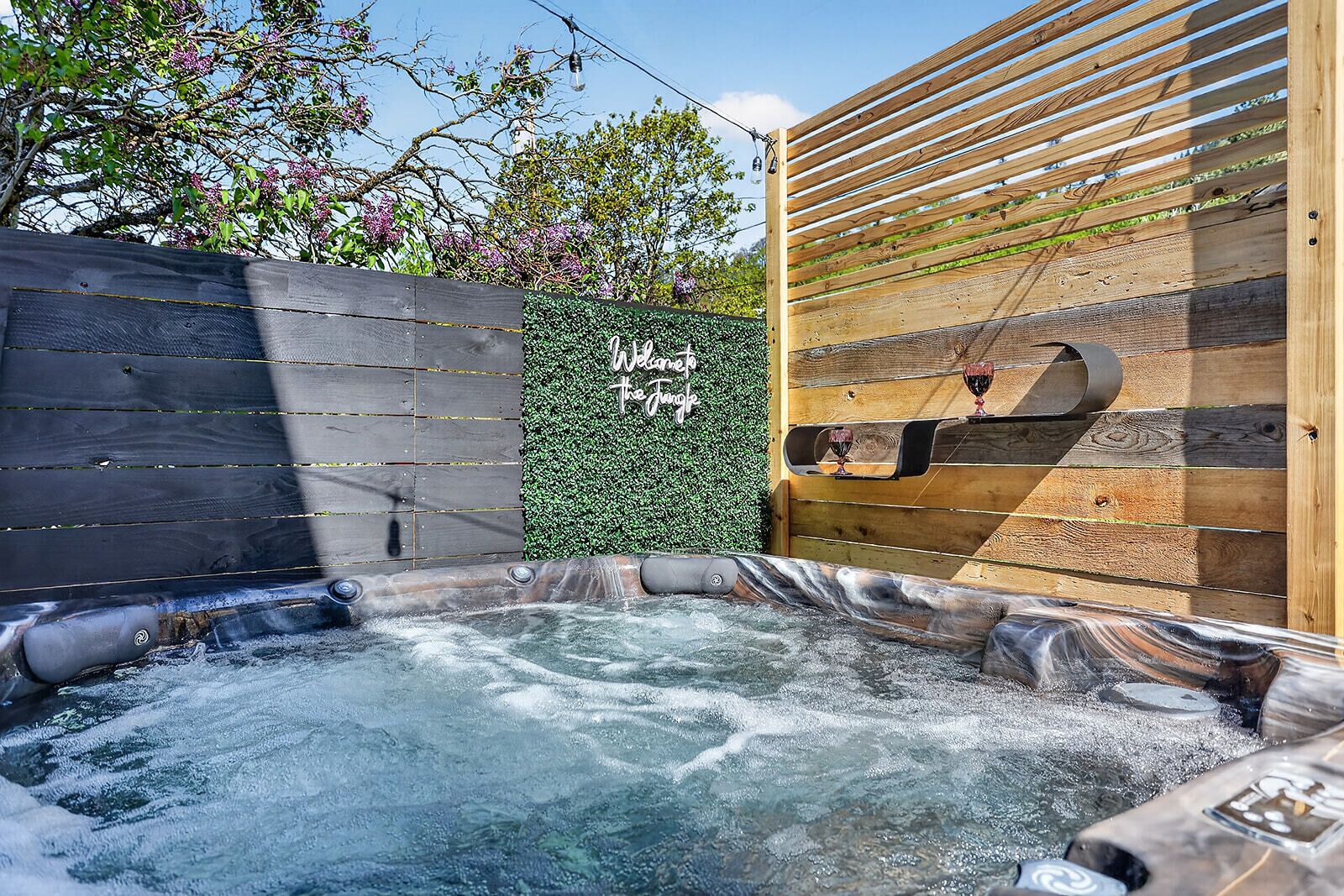 Outdoor spa tub