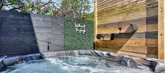 Casa Jaguar- 2 Bdrm Apt + Hot Tub/Sauna