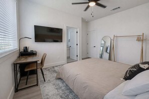 6 camere, una scrivania, ferro/asse da stiro, Wi-Fi