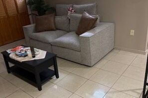 Living area - FIFA 2026 Stay - 2 Miles from Stadium (Carlstadt)