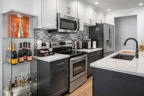 Private kitchen - Private Luxury 1BR Retreat w/ Pool View + Spa Experience (Westlake Village)