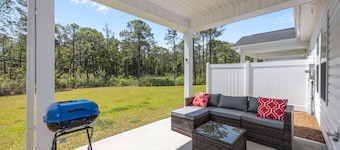 Spacious 4-bedroom house with AC in enchanting Ocean Isle Beach