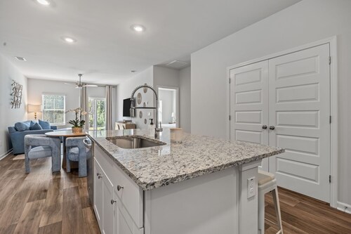 Sandbar Retreat Spacious 4-bedroom house with AC in enchanting Ocean Isle Beach