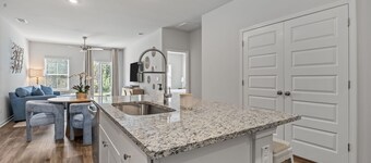 Sandbar Retreat Spacious 4-bedroom house with AC in enchanting Ocean Isle Beach