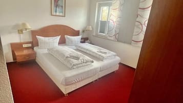 Habitació doble clàssica, vistes al jardí | Escriptori