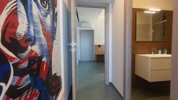 Interni