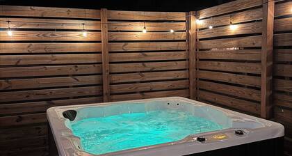 The Marigold- USC+Hot Tub+Fire Pit+Game Room+Grill+Near Downtown