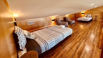 2 bedrooms, desk, iron/ironing board, free WiFi