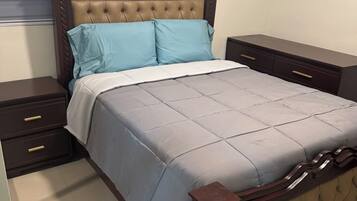 3 bedrooms, iron/ironing board, WiFi, bed sheets