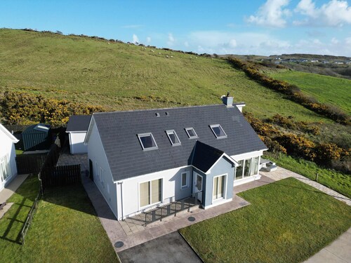 Coastal Family Retreat in Rossnowlagh, Near Beach