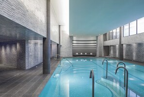 Pool - The Watergate  | Superior Queen  | River View Balcony | Perfect for Couples (Washington)