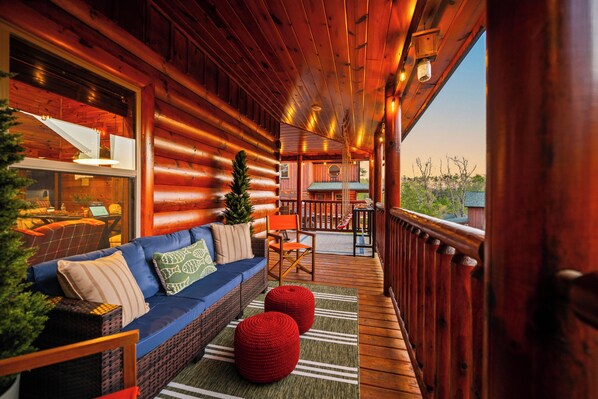 Terrace/patio - Smokies Indoor Pool: Hot Tub + Sauna + MTN Views (Sevierville)