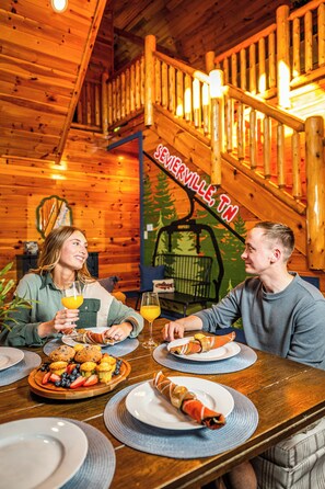 Dining - Smokies Indoor Pool: Hot Tub + Sauna + MTN Views (Sevierville)