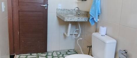 Basic Shared Dormitory | Bathroom