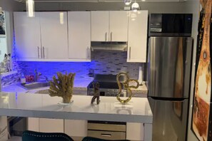 Private kitchen - Luxury Condo for FIFA 2026 June 12th July 20th (Hackensack)