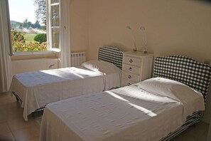 2 bedrooms, iron/ironing board, travel cot, Internet - Gite de Beausite - SAINTE-EULALIE (SAINTE-EULALIE)
